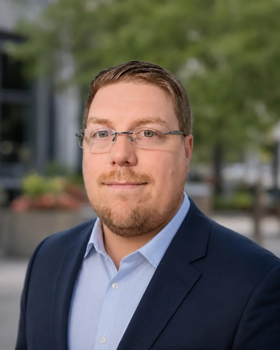 Larry, co-founder of GoJumpingJack, in a professional portrait.
